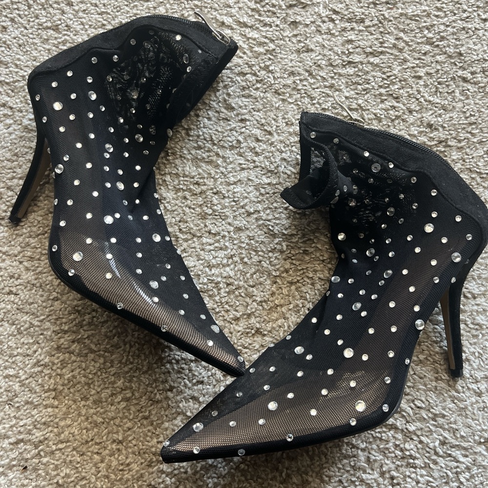 Elegant Black Stiletto Heels with Rhinestone Accents